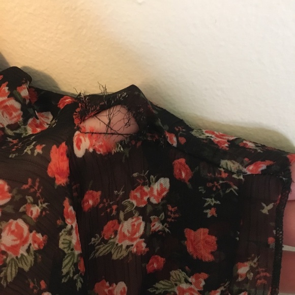 Unif shawl - Picture 2 of 2